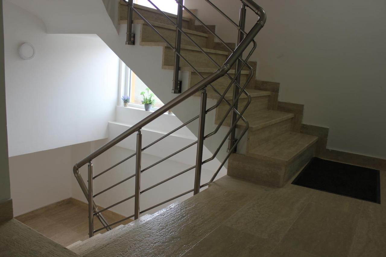 Apartments Kapisoda เซทินเจ ภายนอก รูปภาพ