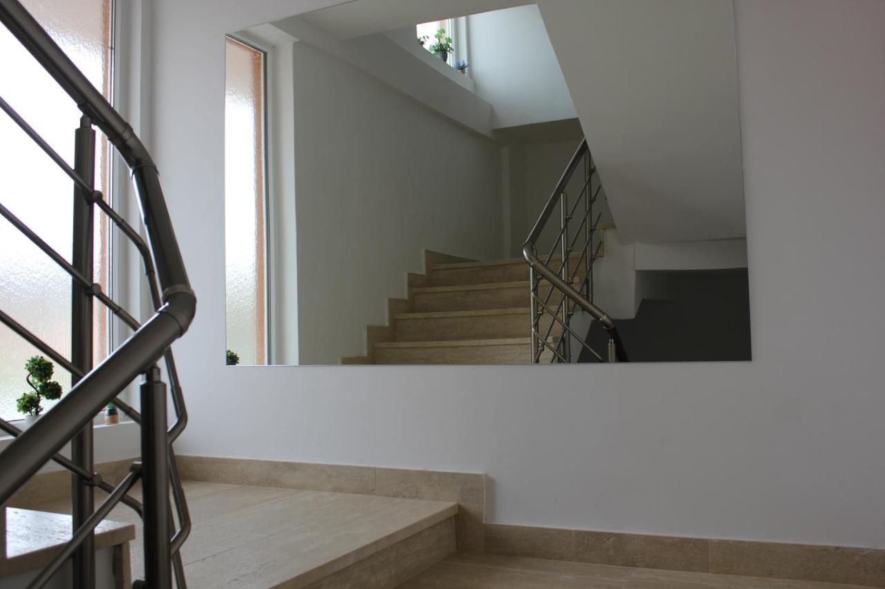 Apartments Kapisoda เซทินเจ ภายนอก รูปภาพ