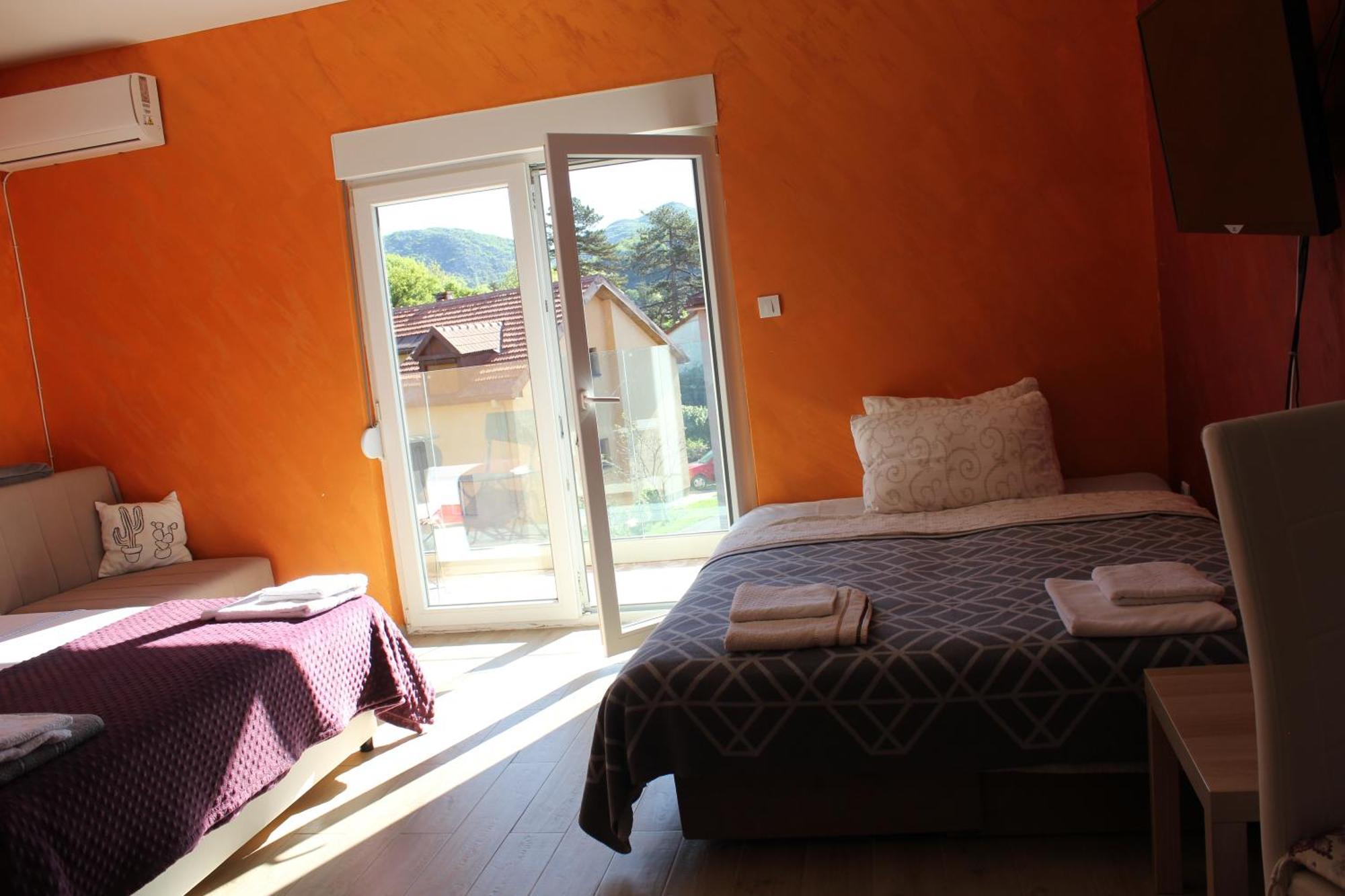 Apartments Kapisoda เซทินเจ ภายนอก รูปภาพ